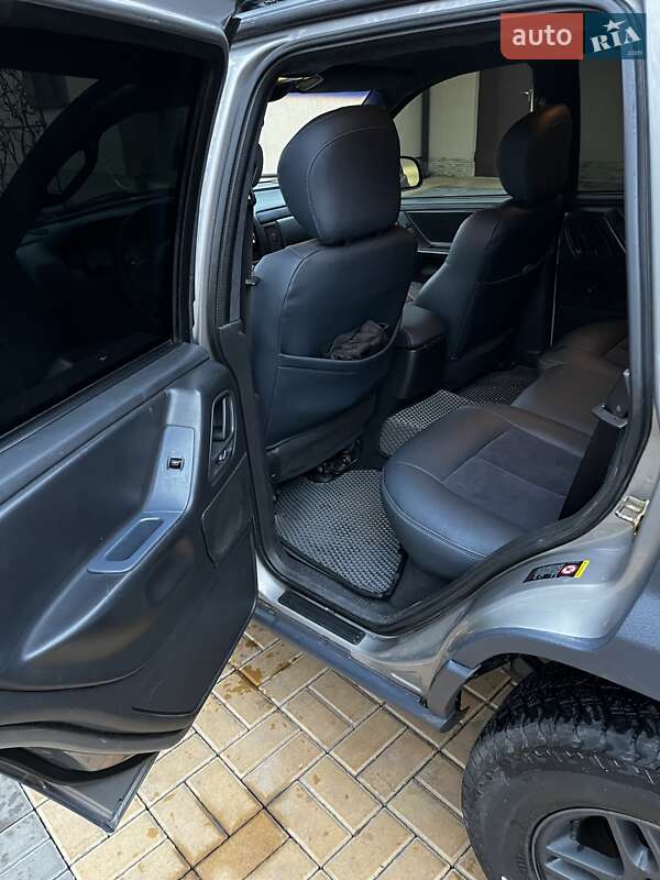 Позашляховик / Кросовер Jeep Grand Cherokee 2002 в Бершаді