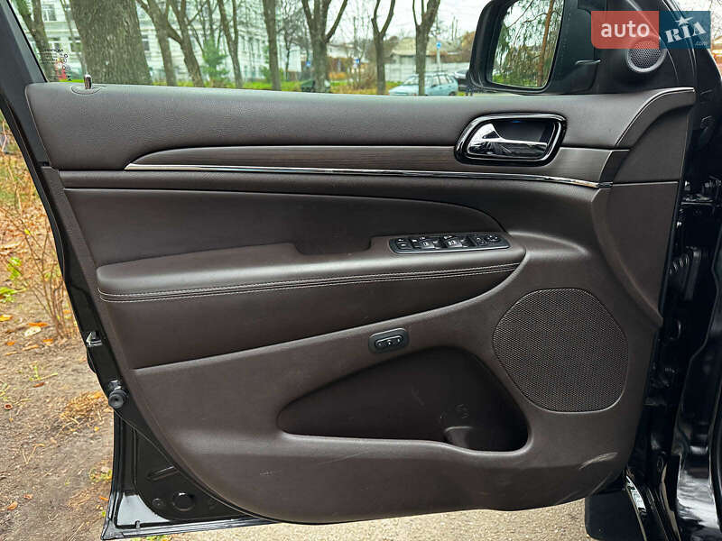 Внедорожник / Кроссовер Jeep Grand Cherokee 2018 в Киеве фото 15 Внедорожник / Кроссовер Jeep Grand Cherokee 2018 в Киеве
