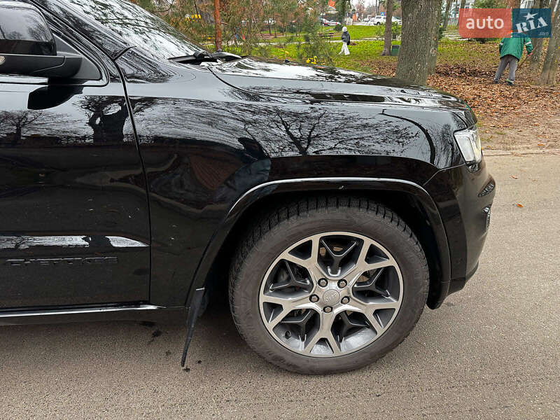 Внедорожник / Кроссовер Jeep Grand Cherokee 2018 в Киеве фото 6 Внедорожник / Кроссовер Jeep Grand Cherokee 2018 в Киеве