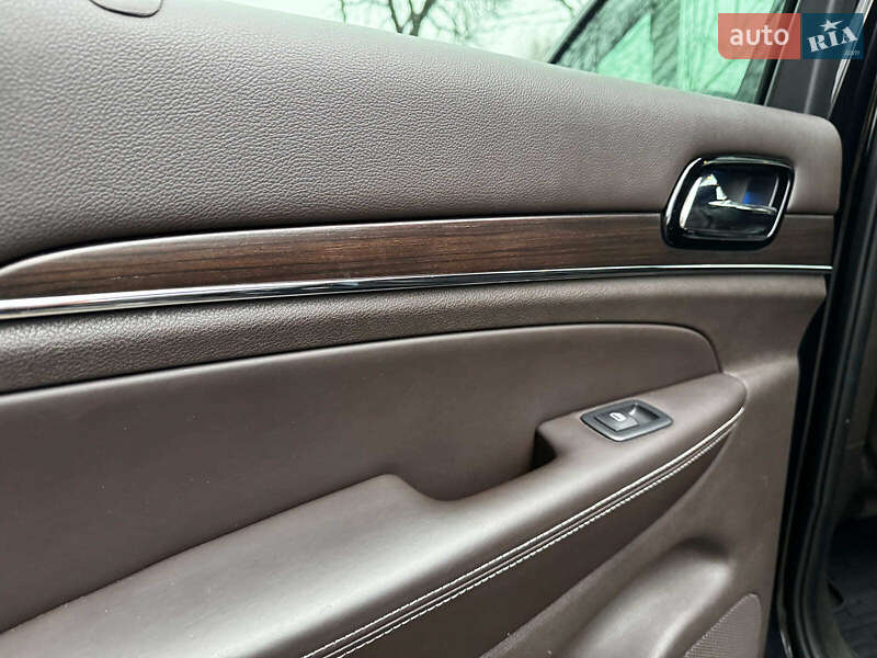 Внедорожник / Кроссовер Jeep Grand Cherokee 2018 в Киеве фото 32 Внедорожник / Кроссовер Jeep Grand Cherokee 2018 в Киеве