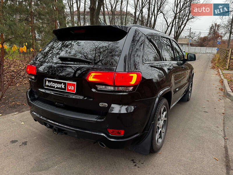 Внедорожник / Кроссовер Jeep Grand Cherokee 2018 в Киеве фото 7 Внедорожник / Кроссовер Jeep Grand Cherokee 2018 в Киеве