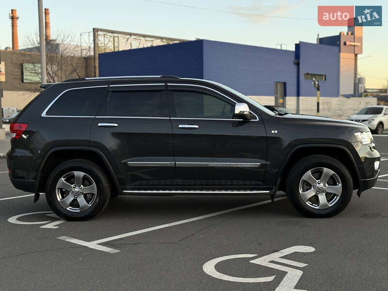 Внедорожник / Кроссовер Jeep Grand Cherokee 2011 в Киеве