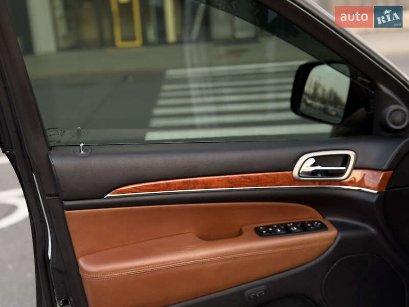 Внедорожник / Кроссовер Jeep Grand Cherokee 2011 в Киеве