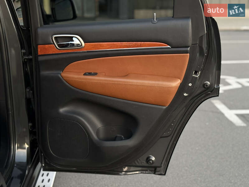 Внедорожник / Кроссовер Jeep Grand Cherokee 2011 в Киеве