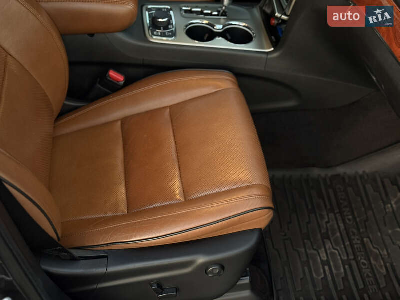 Внедорожник / Кроссовер Jeep Grand Cherokee 2011 в Киеве