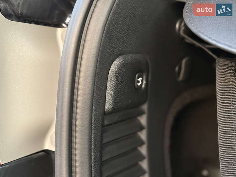 Внедорожник / Кроссовер Jeep Grand Cherokee 2011 в Киеве