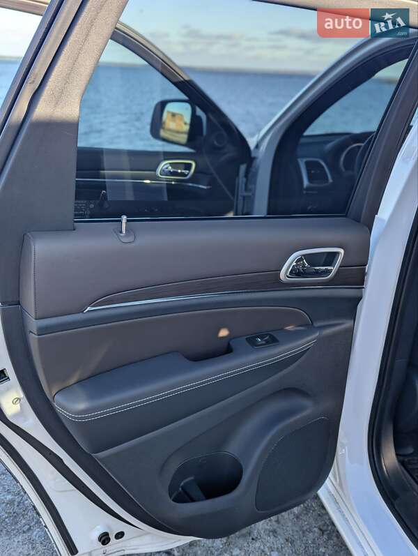 Позашляховик / Кросовер Jeep Grand Cherokee 2015 в Києві фото 9 Позашляховик / Кросовер Jeep Grand Cherokee 2015 в Києві