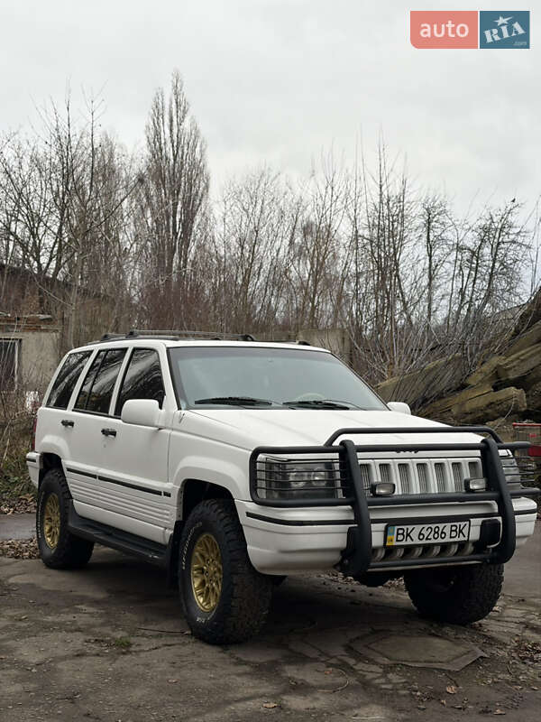 Внедорожник / Кроссовер Jeep Grand Cherokee 1995 в Ровно