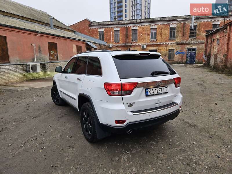 Внедорожник / Кроссовер Jeep Grand Cherokee 2012 в Киеве