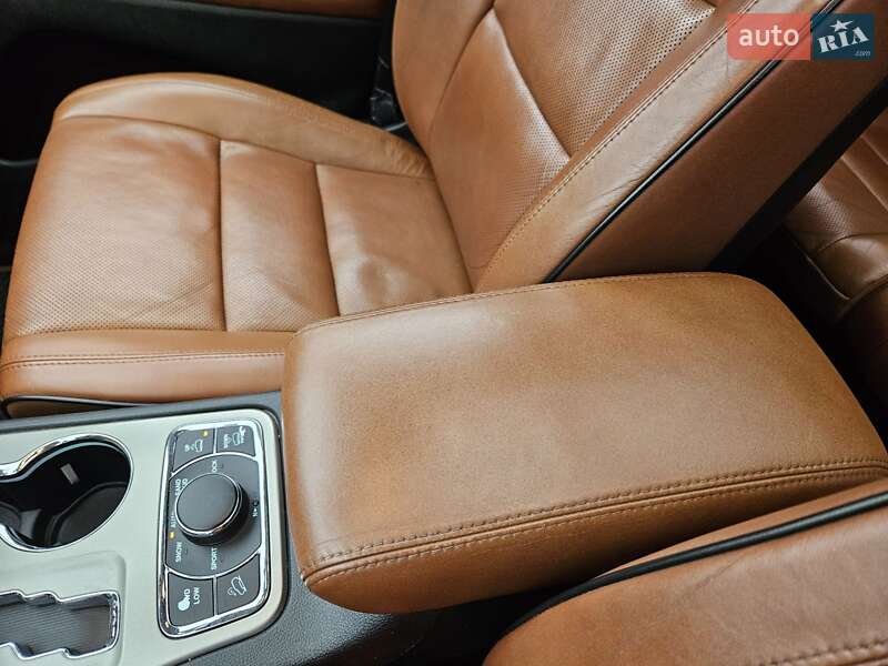 Внедорожник / Кроссовер Jeep Grand Cherokee 2012 в Киеве