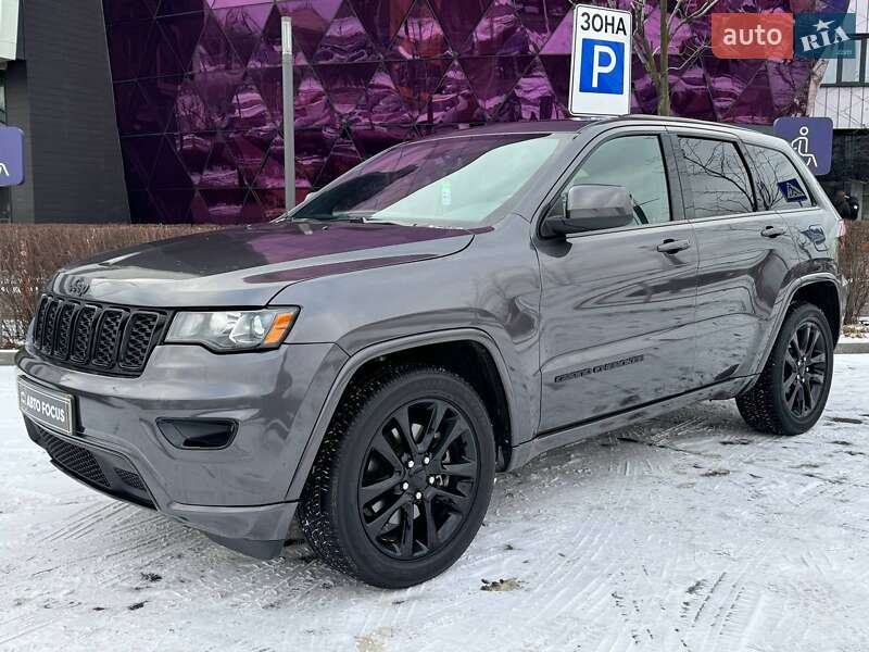 Внедорожник / Кроссовер Jeep Grand Cherokee 2021 в Киеве