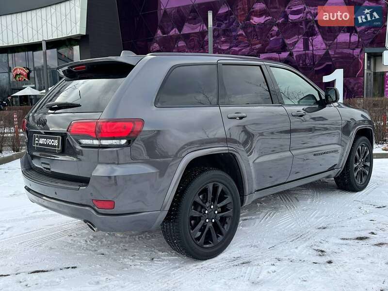 Внедорожник / Кроссовер Jeep Grand Cherokee 2021 в Киеве