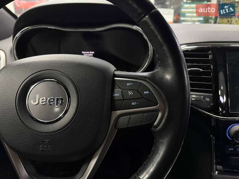 Внедорожник / Кроссовер Jeep Grand Cherokee 2020 в Киеве