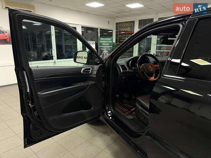 Внедорожник / Кроссовер Jeep Grand Cherokee 2020 в Киеве