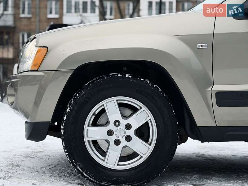Внедорожник / Кроссовер Jeep Grand Cherokee 2005 в Киеве