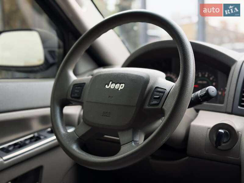 Внедорожник / Кроссовер Jeep Grand Cherokee 2005 в Киеве