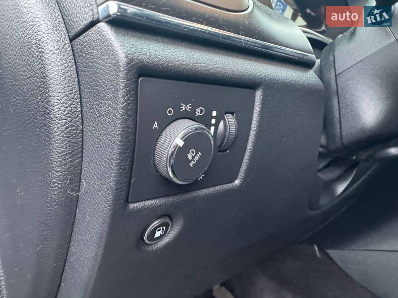 Внедорожник / Кроссовер Jeep Grand Cherokee 2016 в Киеве фото 19 Внедорожник / Кроссовер Jeep Grand Cherokee 2016 в Киеве
