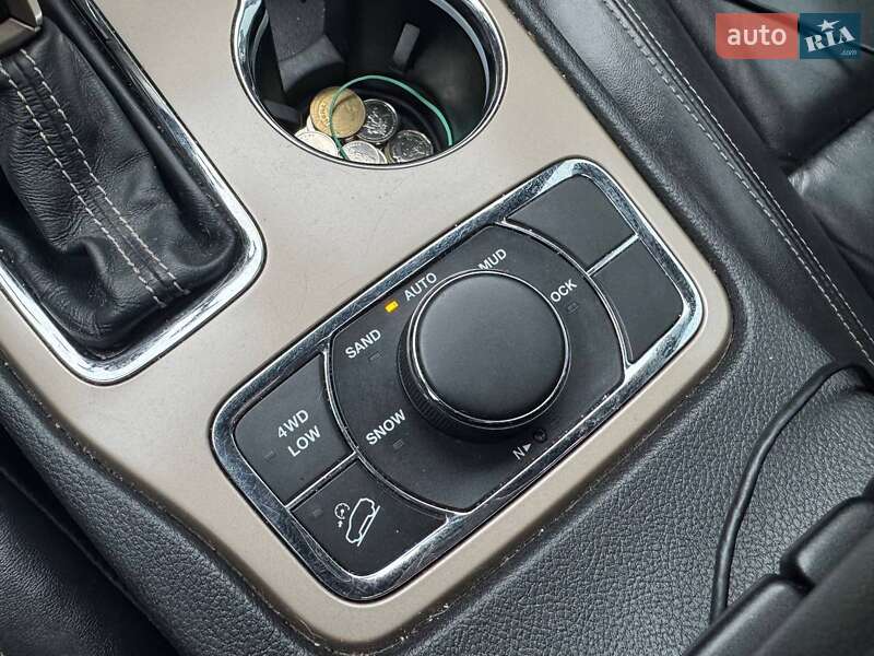 Внедорожник / Кроссовер Jeep Grand Cherokee 2016 в Киеве фото 28 Внедорожник / Кроссовер Jeep Grand Cherokee 2016 в Киеве