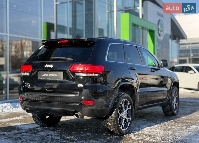 Внедорожник / Кроссовер Jeep Grand Cherokee 2019 в Киеве