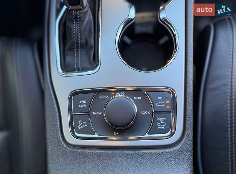 Внедорожник / Кроссовер Jeep Grand Cherokee 2019 в Киеве