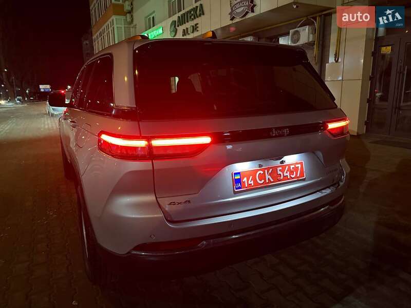Внедорожник / Кроссовер Jeep Grand Cherokee 2023 в Львове