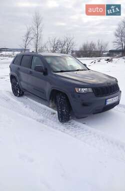 Внедорожник / Кроссовер Jeep Grand Cherokee 2017 в Киеве