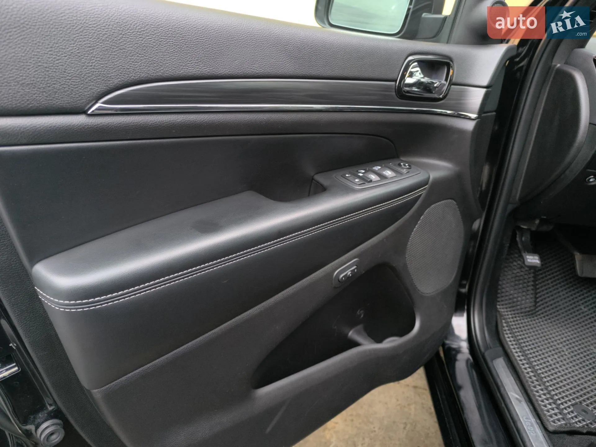 2020 Jeep Grand Cherokee - мініатюра 43