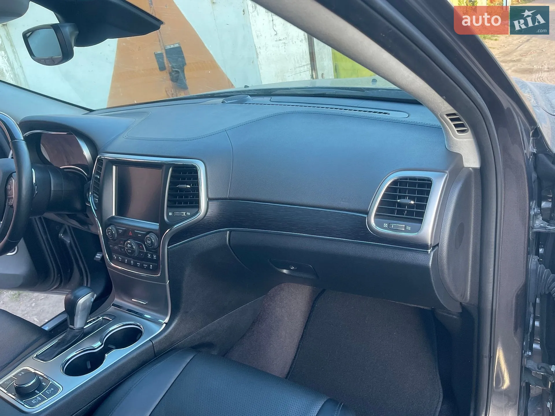 2017 Jeep Grand Cherokee - мініатюра 246