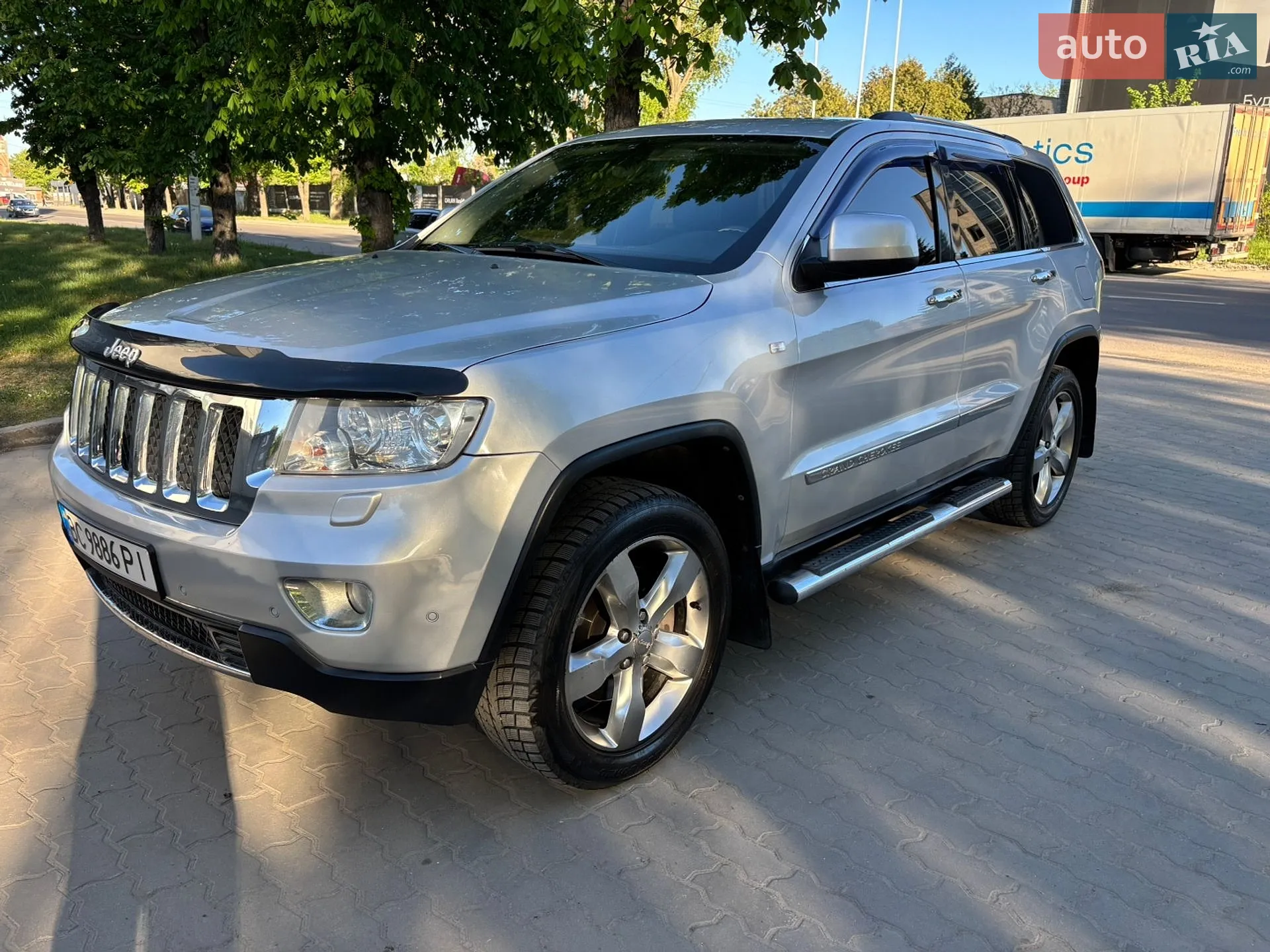 2011 Jeep Grand Cherokee - мініатюра 2