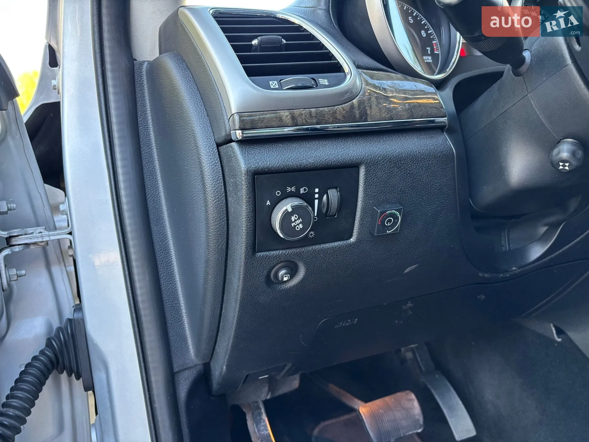 2011 Jeep Grand Cherokee - мініатюра 41