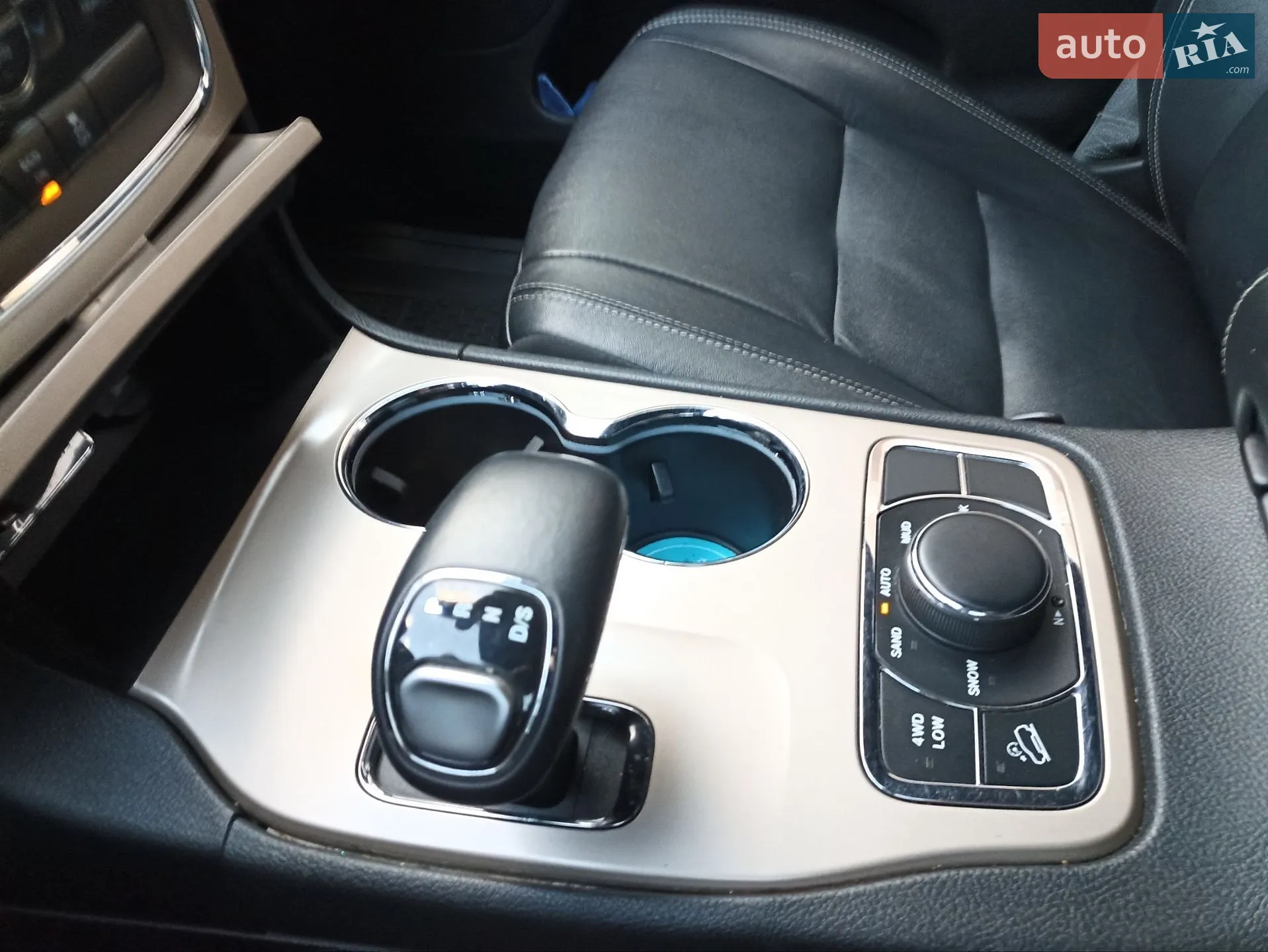 2015 Jeep Grand Cherokee - мініатюра 27