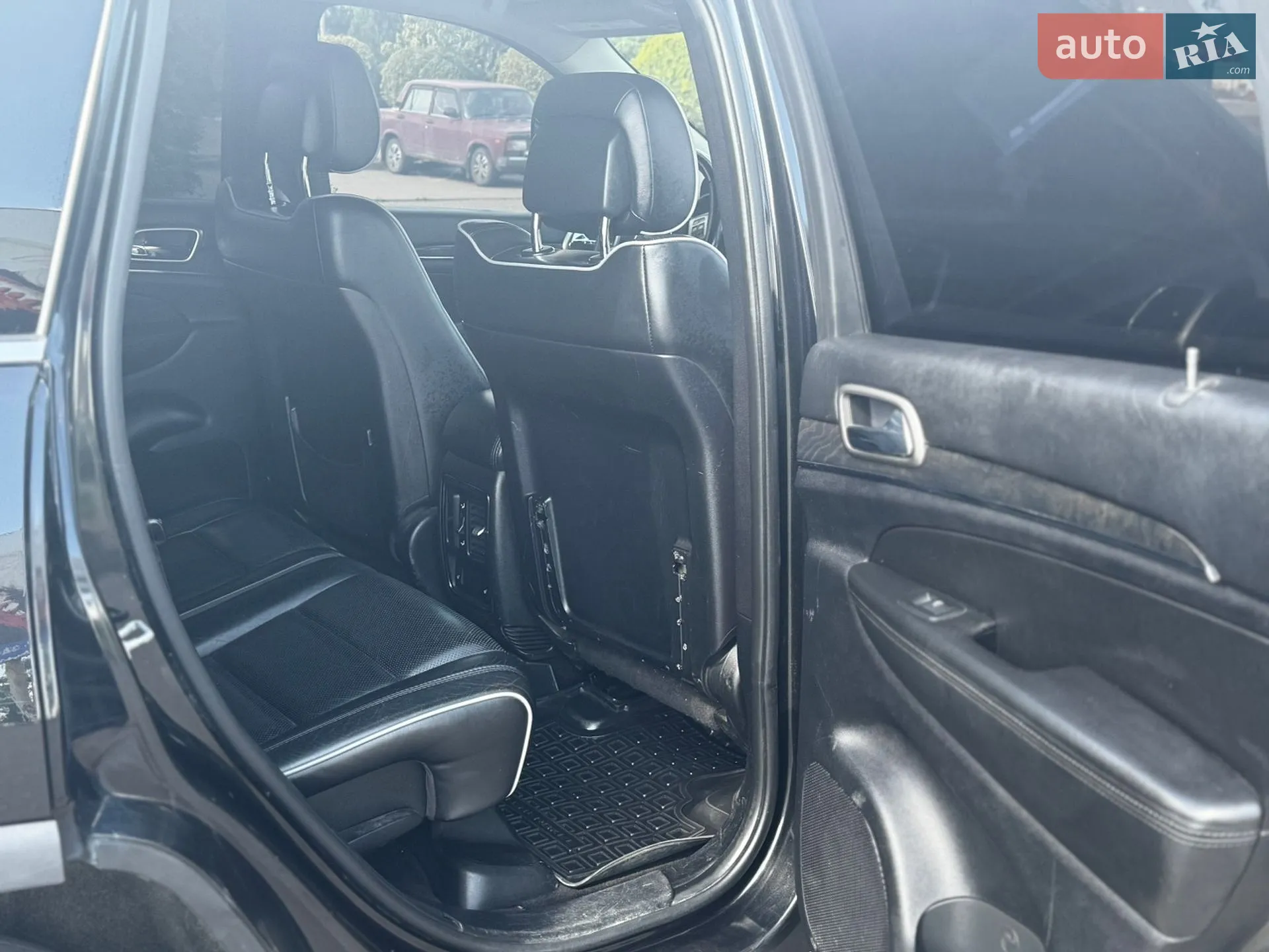 2011 Jeep Grand Cherokee - мініатюра 18