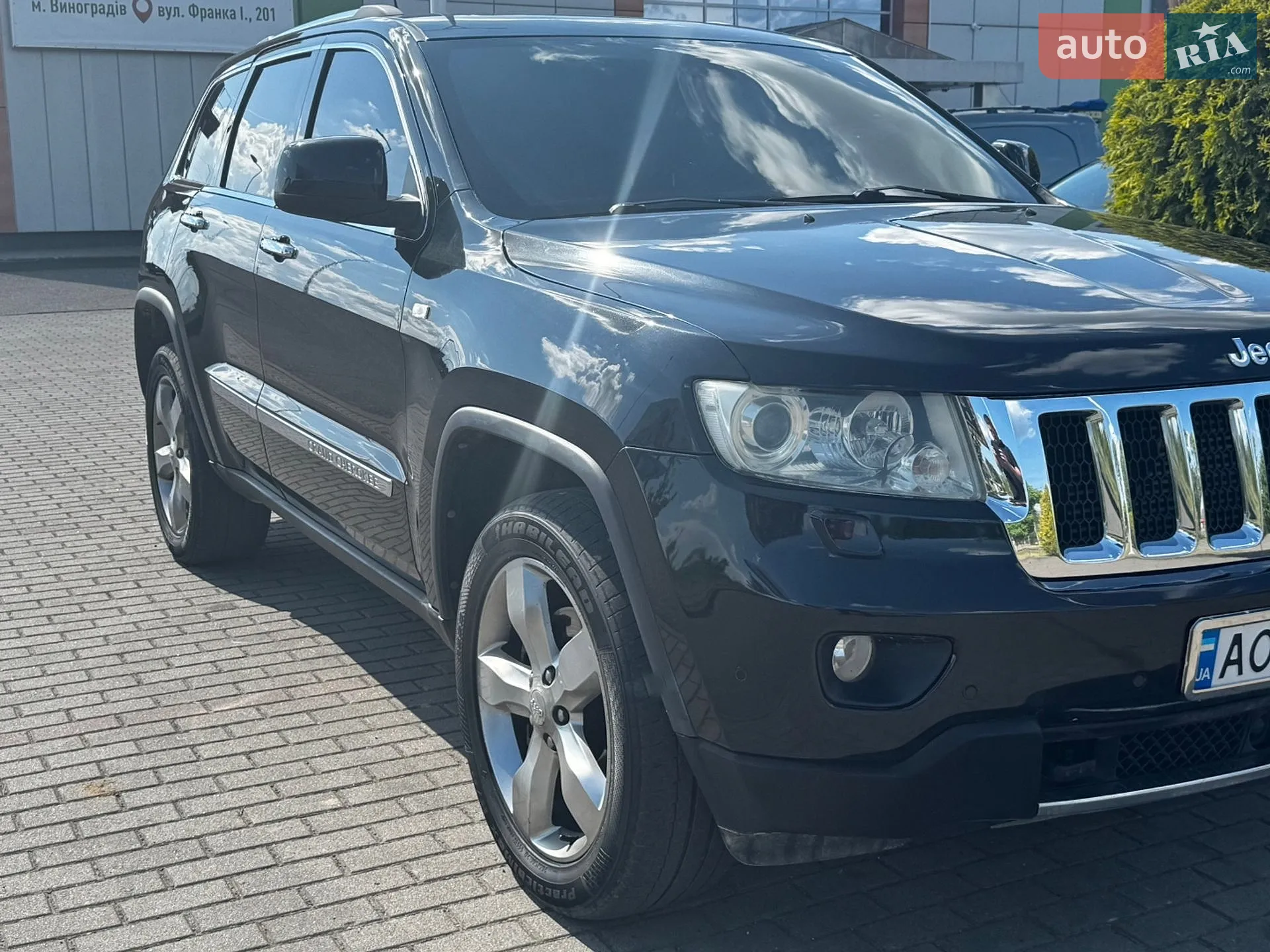 2011 Jeep Grand Cherokee - мініатюра 2
