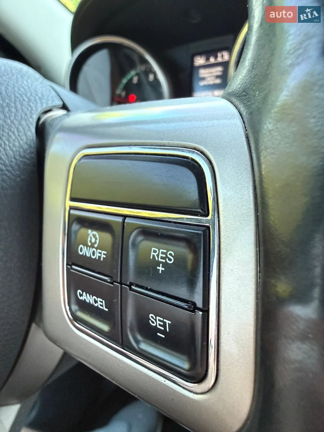 2011 Jeep Grand Cherokee - мініатюра 25