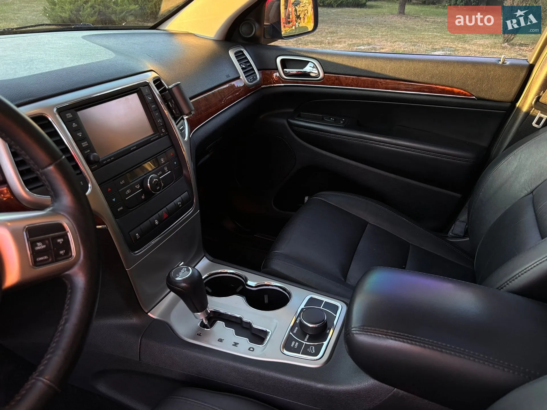 2012 Jeep Grand Cherokee - мініатюра 28