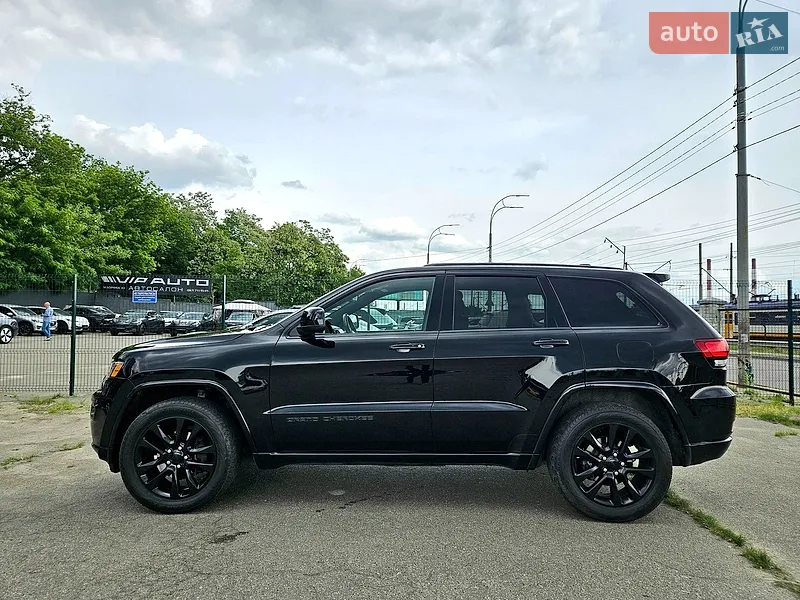 Jeep Grand Cherokee 2019 VIN 1C4RJFAG3KC840942 фото оголошення 3 з 72