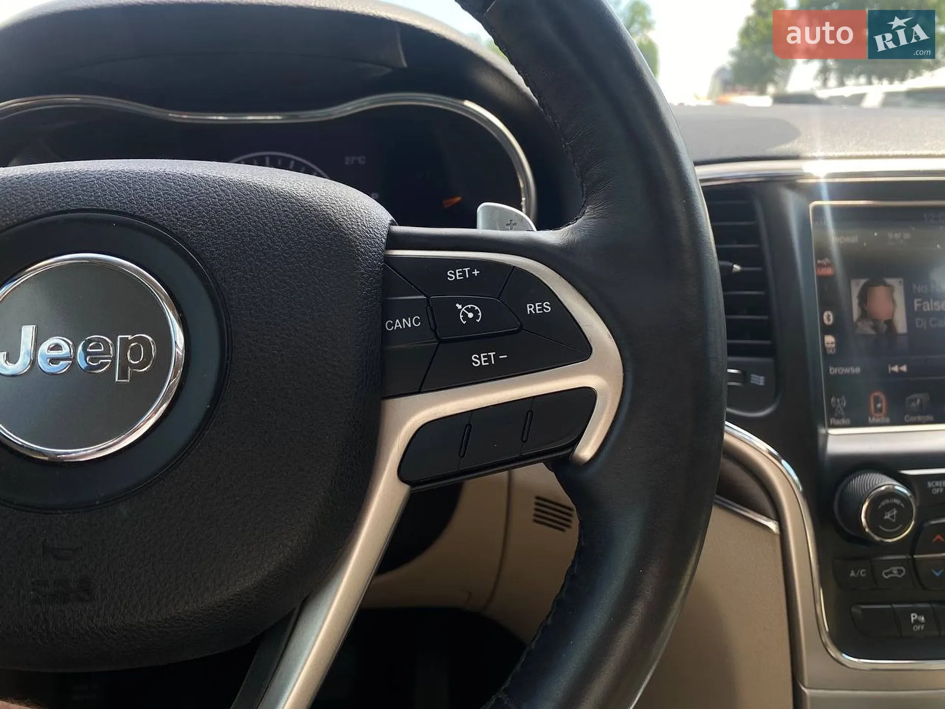 2017 Jeep Grand Cherokee - мініатюра 38