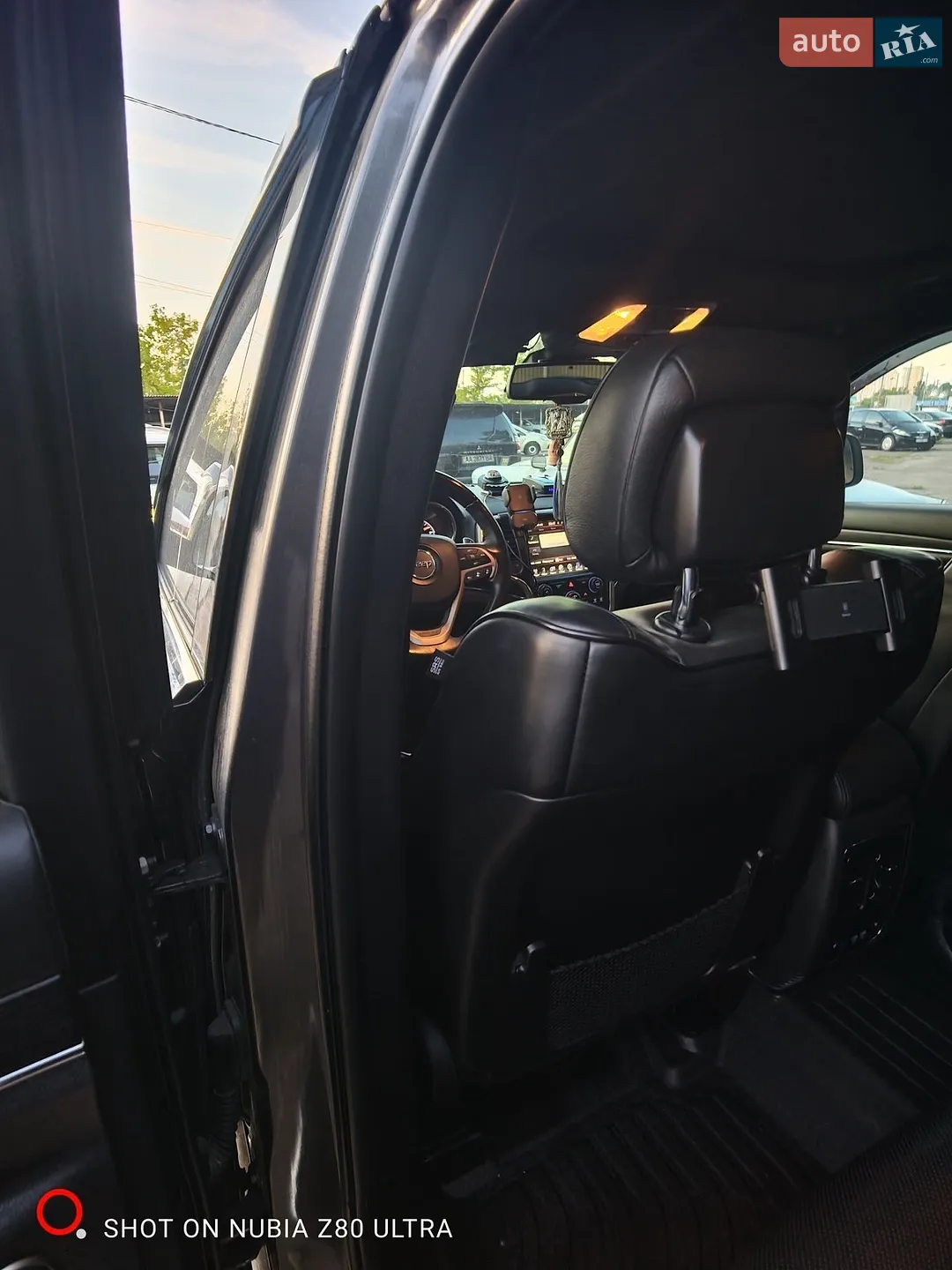 2015 Jeep Grand Cherokee - мініатюра 39