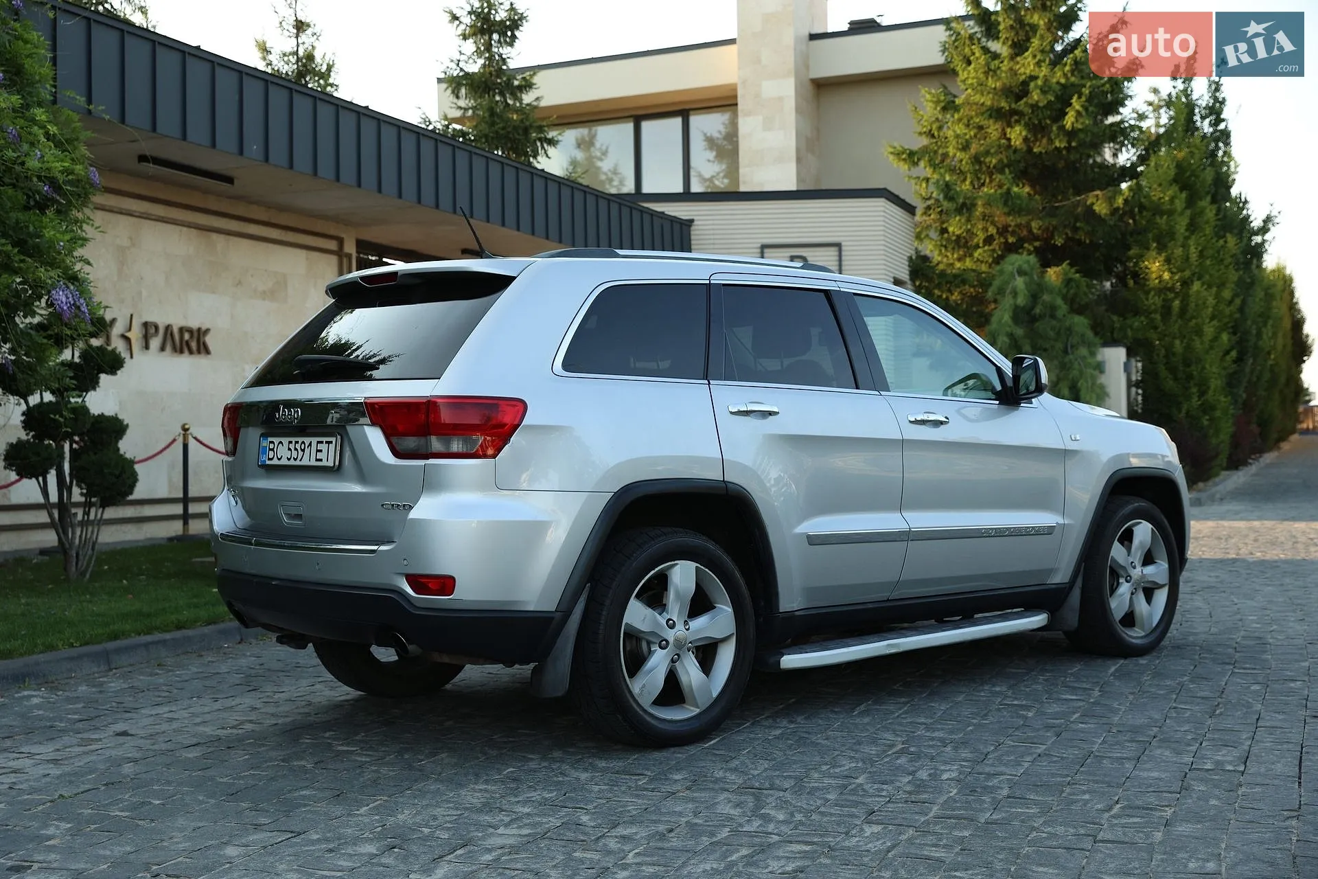 2011 Jeep Grand Cherokee - мініатюра 5