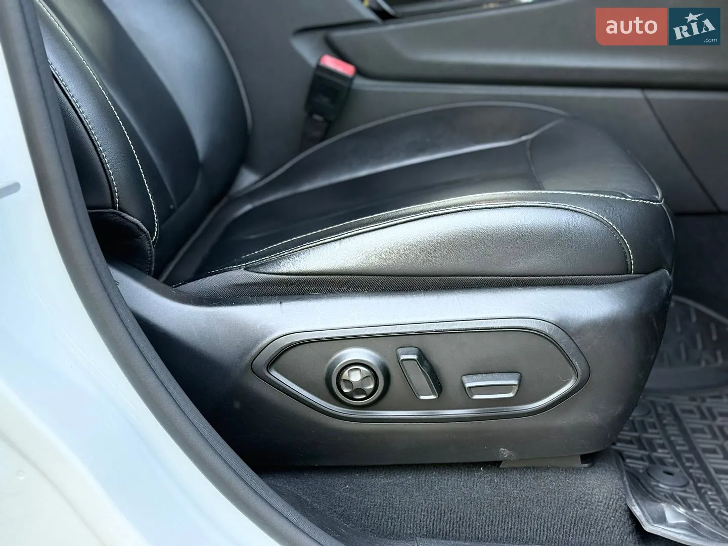 2022 Jeep Grand Cherokee - мініатюра 47