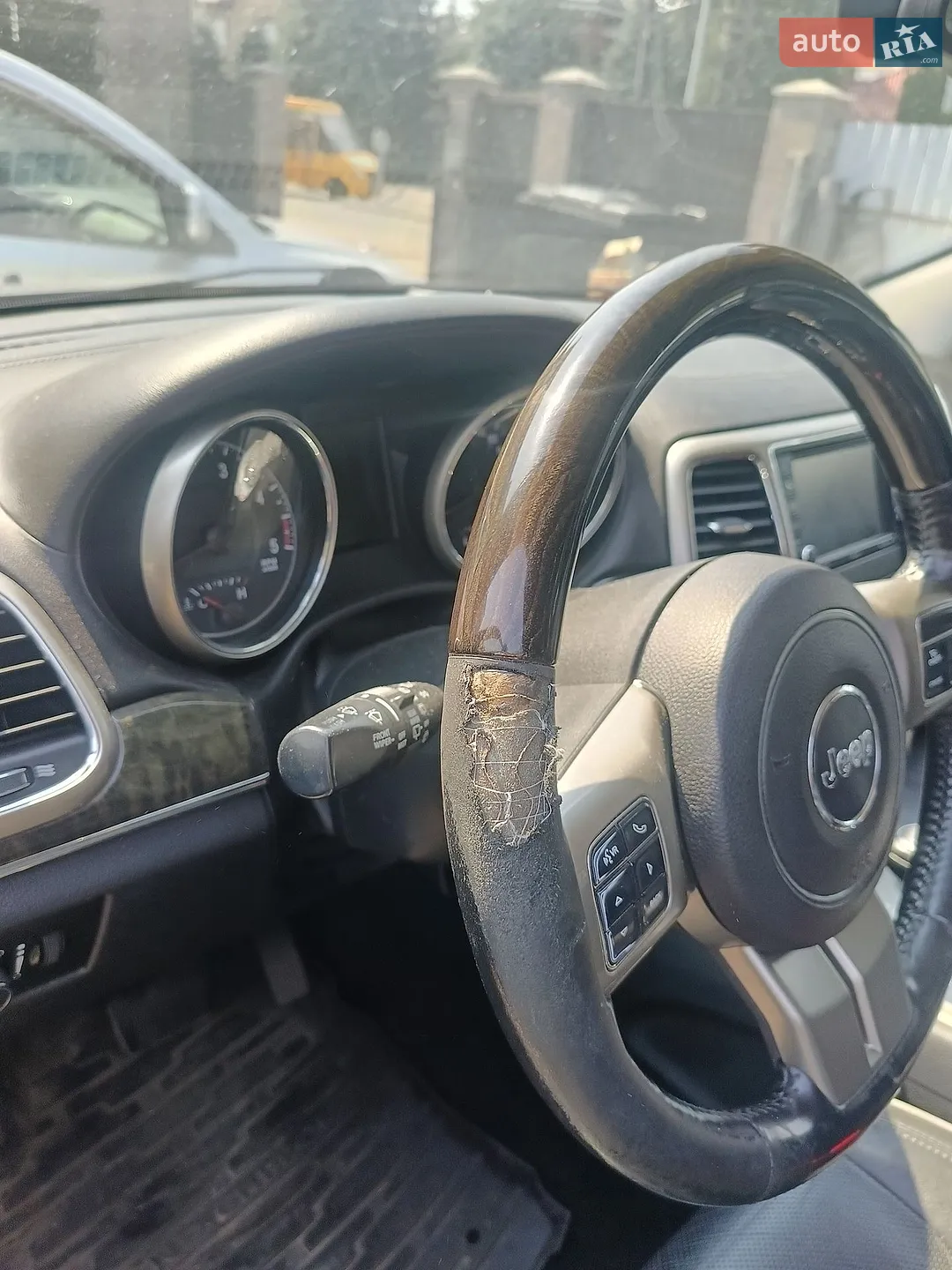 2011 Jeep Grand Cherokee - мініатюра 17