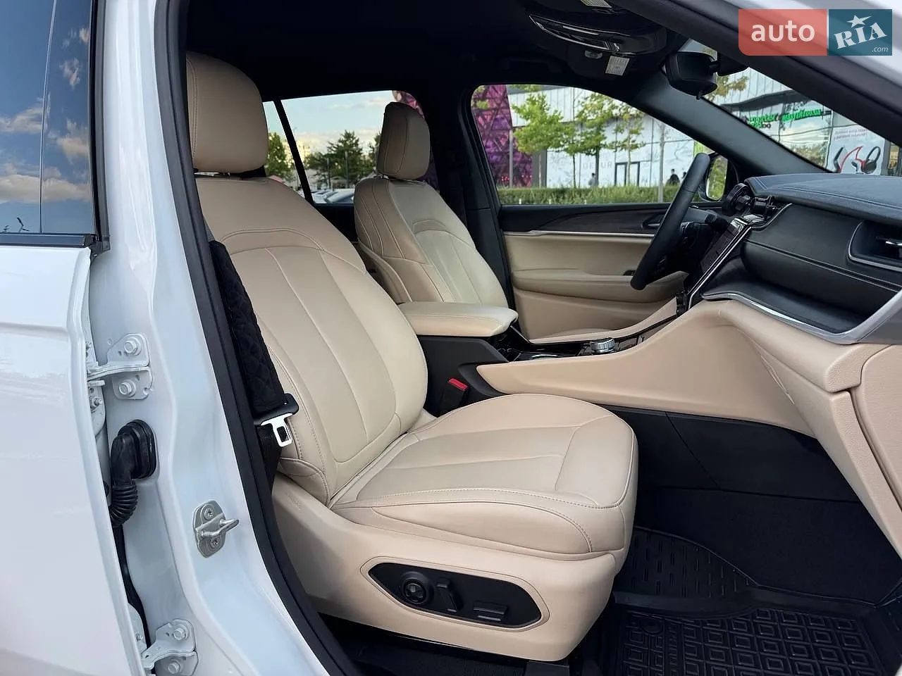 2023 Jeep Grand Cherokee - мініатюра 16