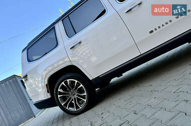 Внедорожник / Кроссовер Jeep Grand Wagoneer 2022 в 