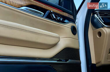 Внедорожник / Кроссовер Jeep Grand Wagoneer 2022 в 