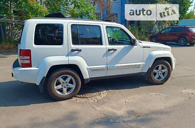 Позашляховик / Кросовер Jeep Liberty 2012 в Києві