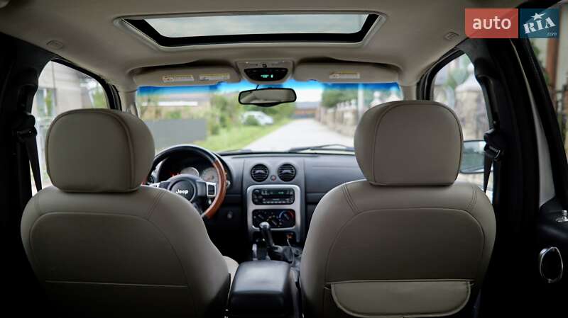 Позашляховик / Кросовер Jeep Liberty 2003 в Коломиї