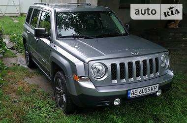 Позашляховик / Кросовер Jeep Patriot 2015 в 