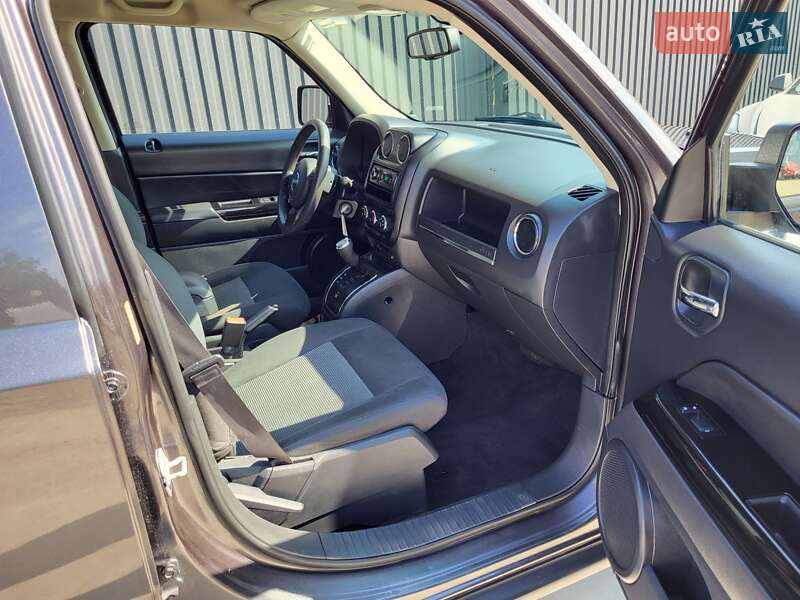 Позашляховик / Кросовер Jeep Patriot 2015 в Чернівцях