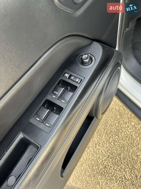 Позашляховик / Кросовер Jeep Patriot 2014 в Києві