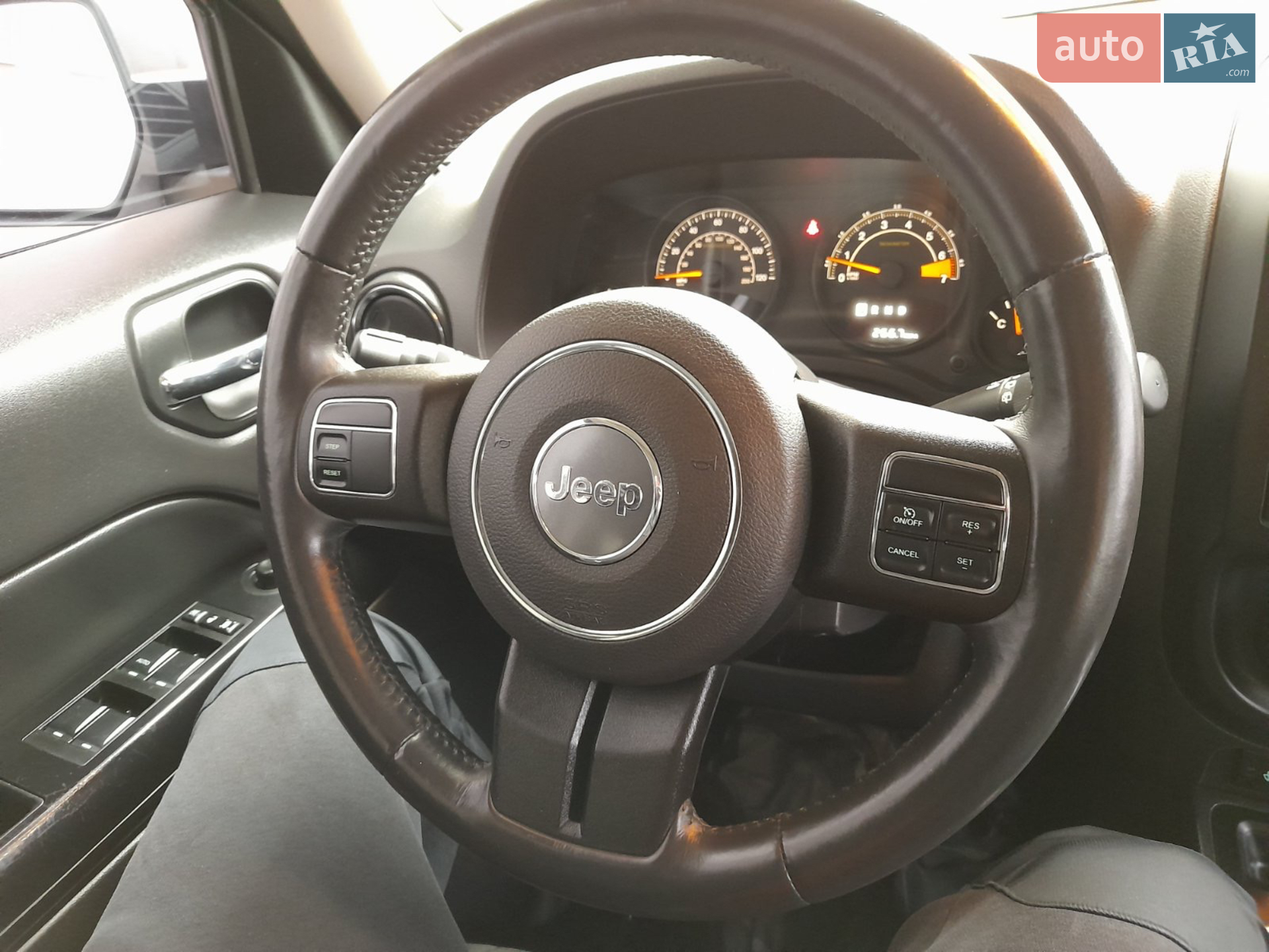 2013 Jeep Liberty (Patriot) - мініатюра 43